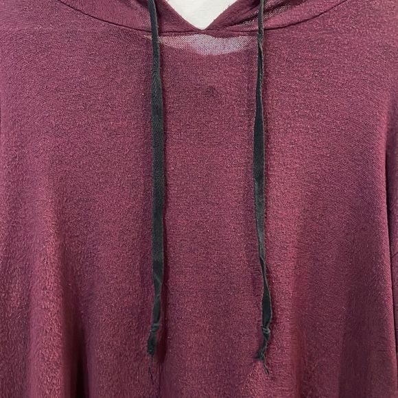Jillie Tulip Hem Knit Hoodie‎ - Picture 4 of 8